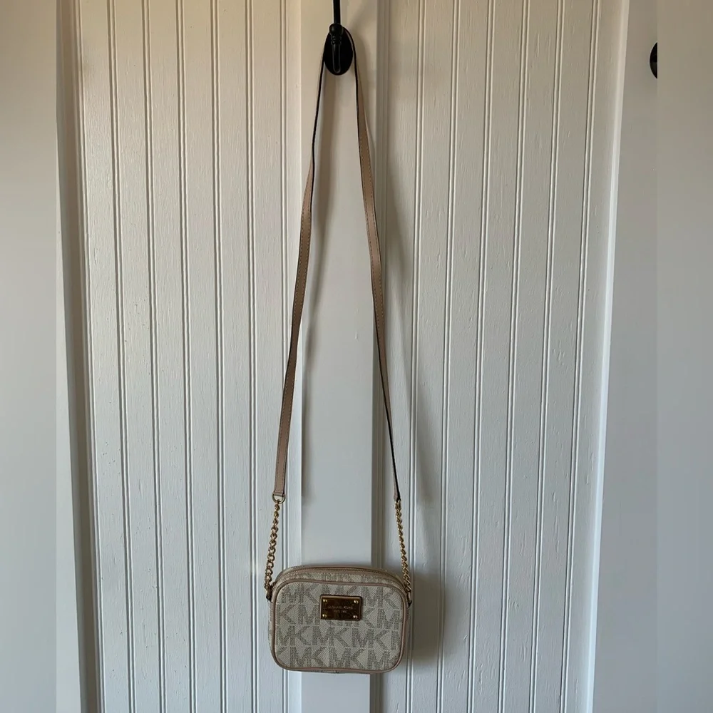 Small Leather Cream Michael Kors Crossbody - Picture 2 of 3